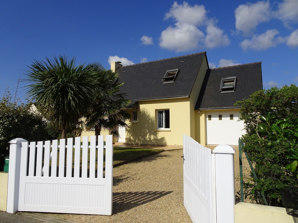 Holiday Home in Rhuys Near Plage de Rouvran — 4-Star Luxury Hotel in Sarzeau, France