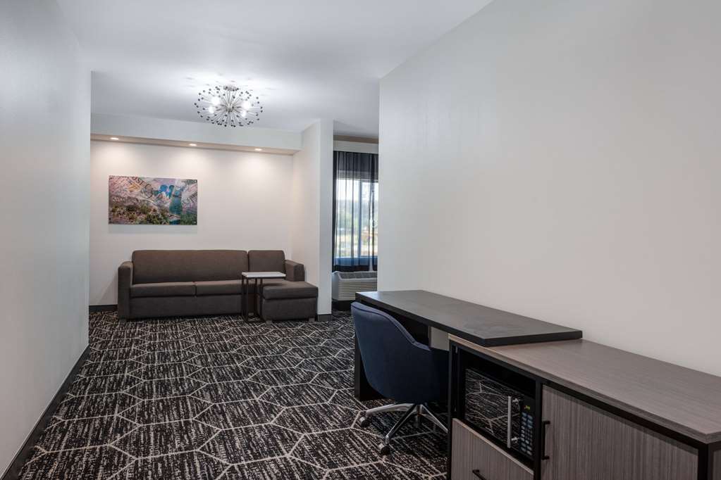 La Quinta Inn & Suites by Wyndham Yucaipa - photo 25