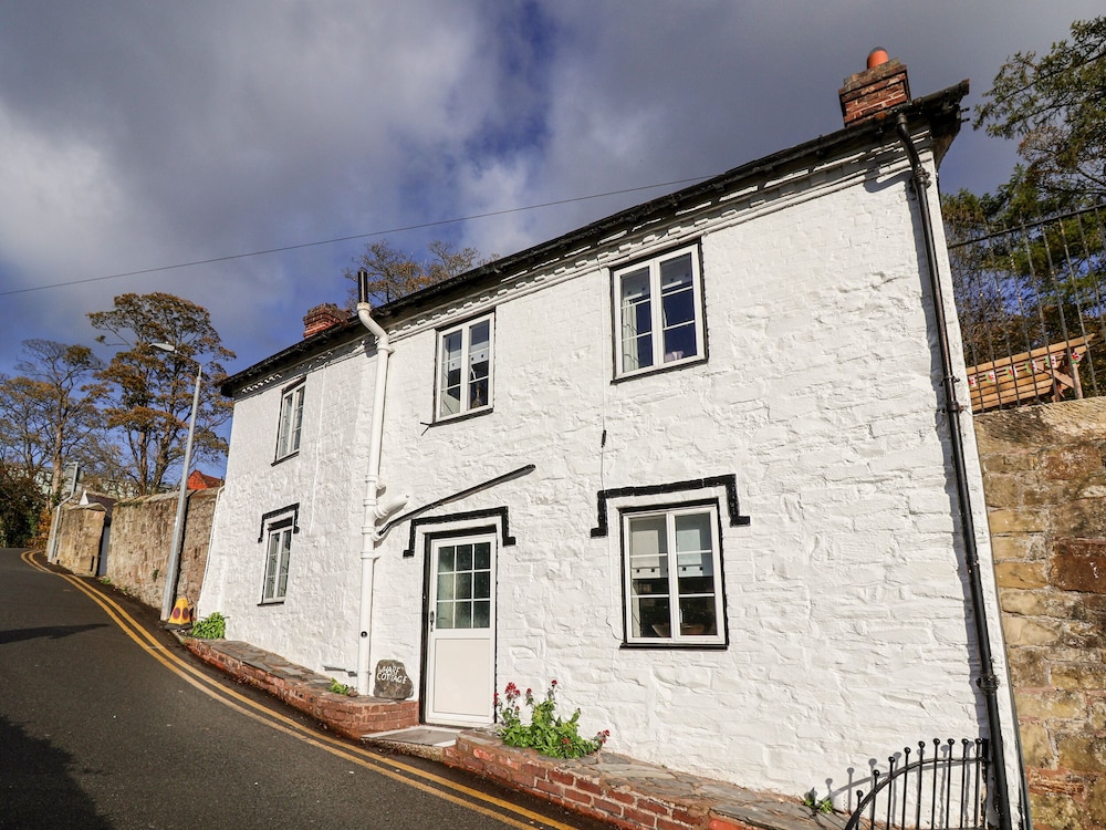 Wharf Cottage — 4-Star Luxury Hotel in Llangollen, United Kingdom