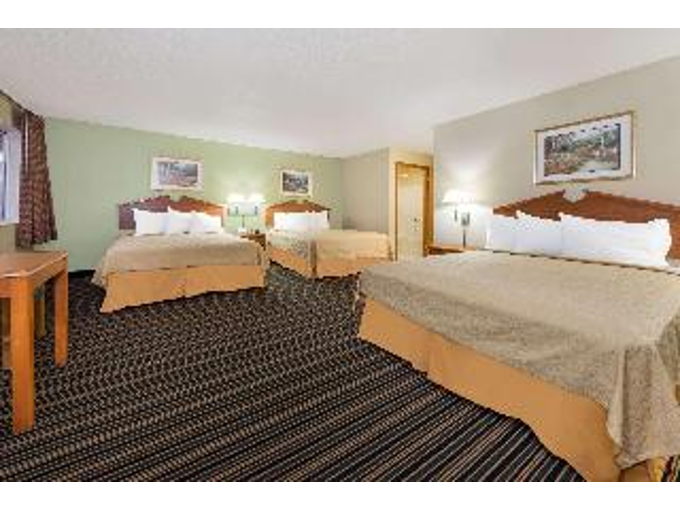 Days Inn by Wyndham Ottumwa - photo 8