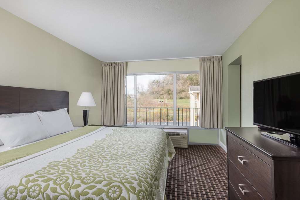 Days Inn by Wyndham Jellico Tennessee State Line - photo 12