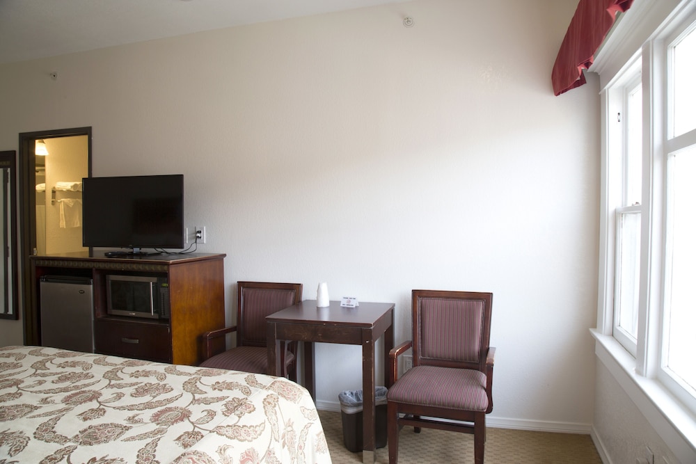 Harborview Inn & Suites San Diego Harbor - photo 13
