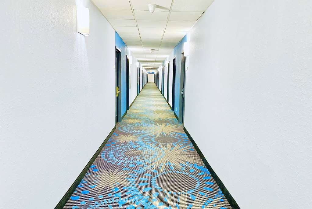 Days Inn by Wyndham Rutland Killington Area - photo 32