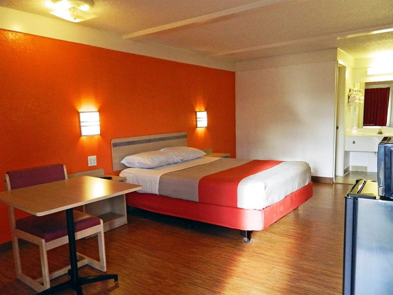 Travelodge by Wyndham Benton Harbor MI - photo 11