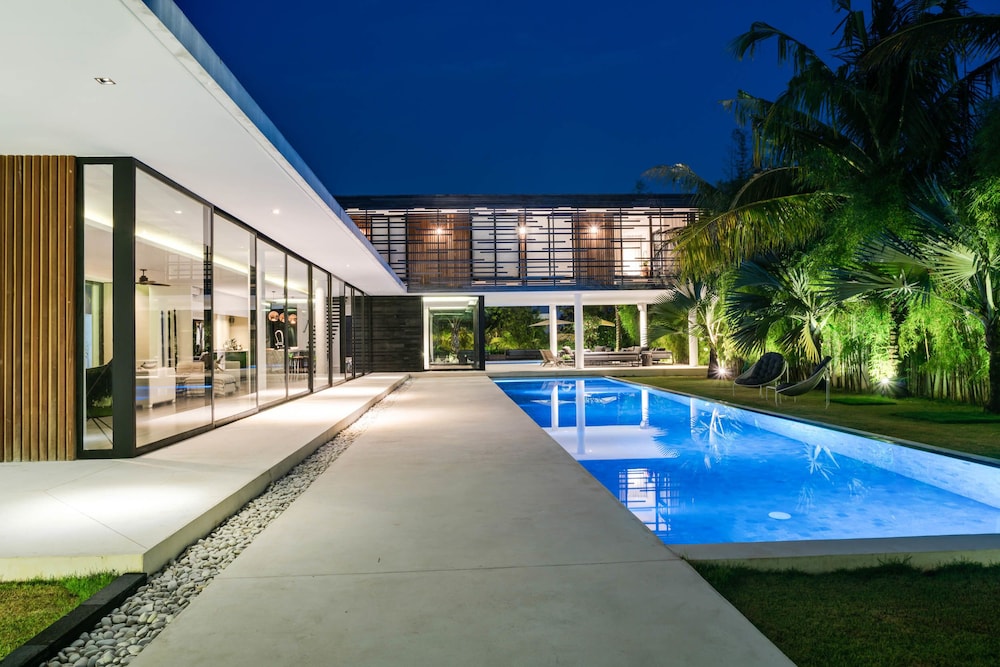Villa La Dacha — 4-Star Luxury Hotel in Canggu, Indonesia