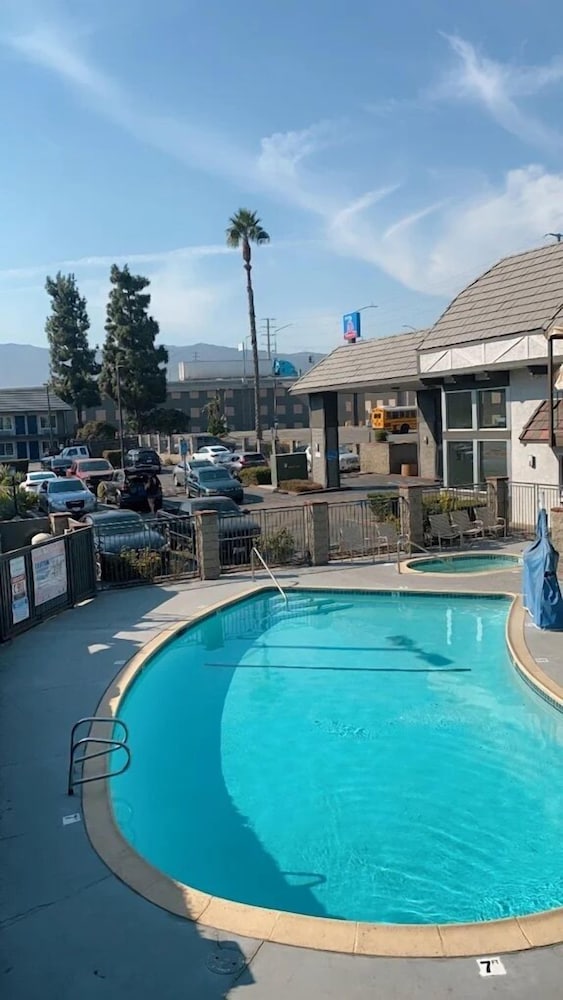 Studio 6 Corona CA West - photo 13