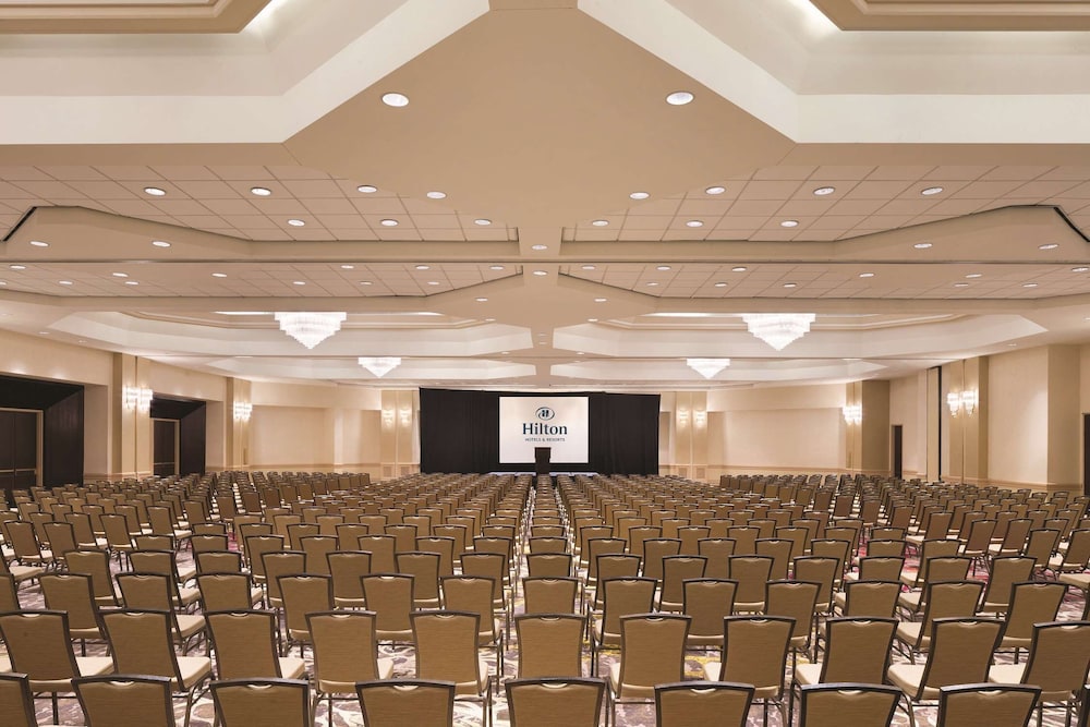 Hilton East Brunswick Hotel & Executive Meeting Center - photo 31