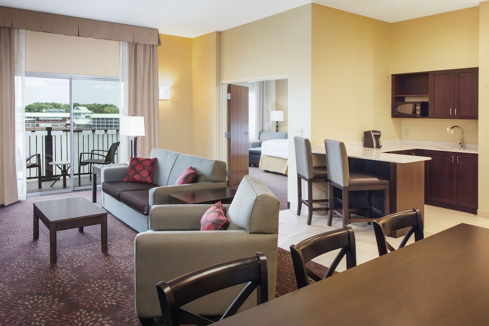 Holiday Inn Express & Suites Sandusky by IHG - photo 15