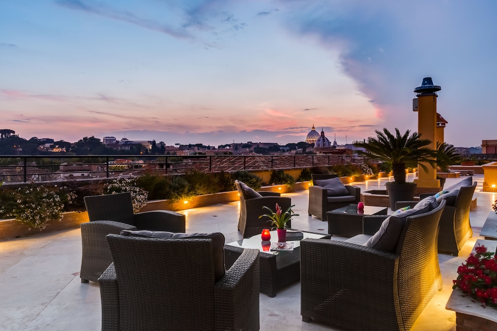 Navona Queen Rooftop — 4-Star Luxury Hotel in Rome, Italy