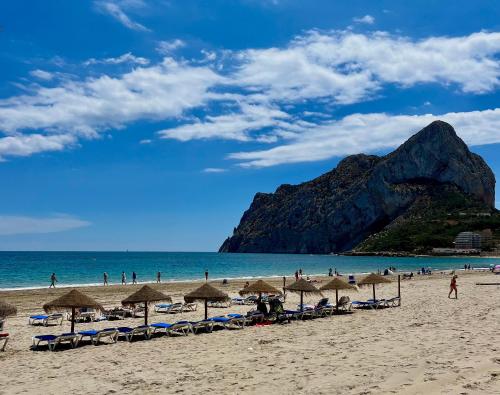 Modern apartment on the beach with pool — 4-Star Luxury Hotel in Calp, Spain