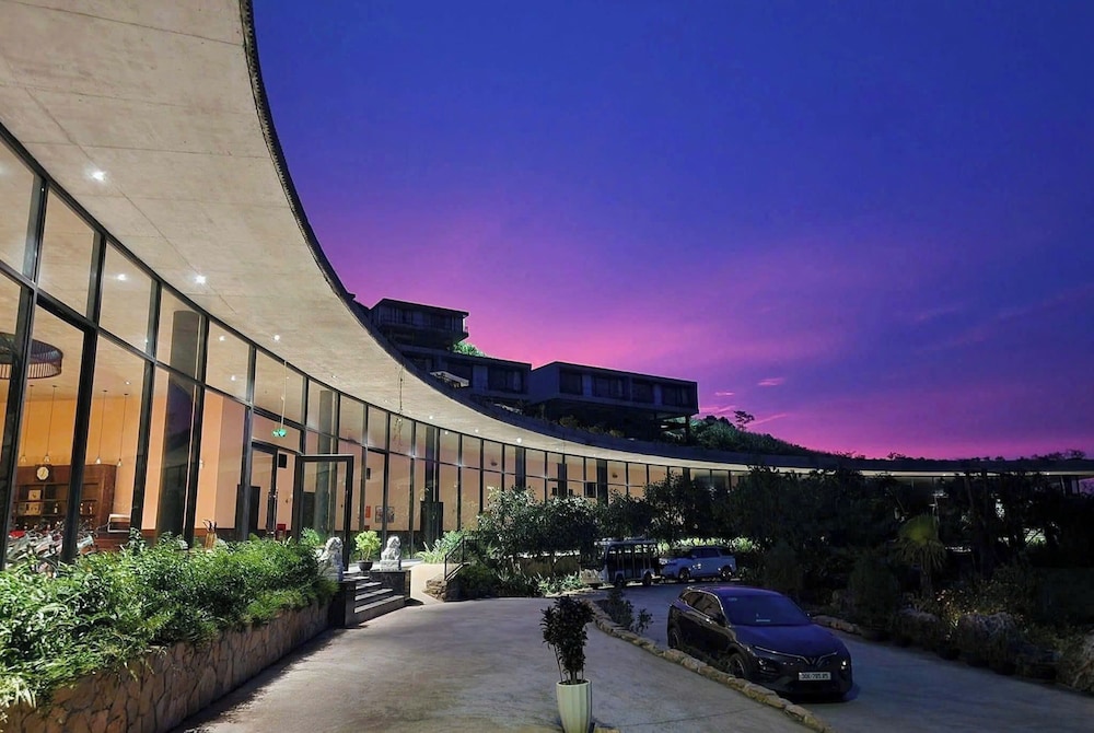 Vigolando Van Ho Resort in Son La, Vietnam