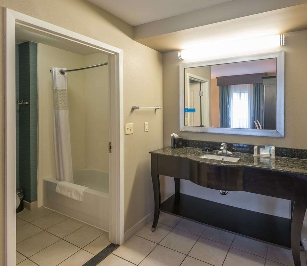 Hampton Inn New Albany - photo 39