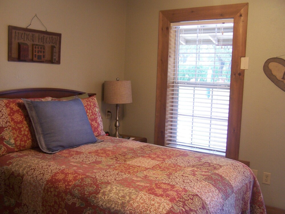 Blanco County Inn - photo 26