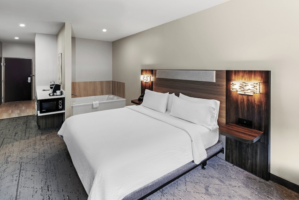 Holiday Inn Express and Suites Henderson by IHG - photo 11