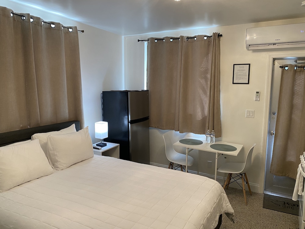 Tiana Beach Inn - photo 10