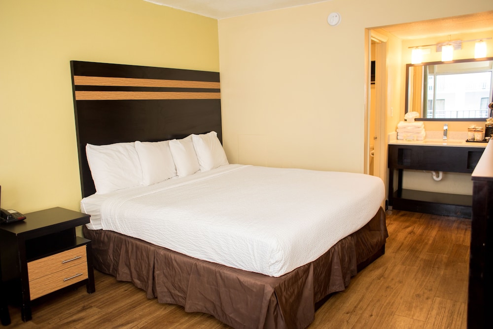Blu Atlantic Oceanfront Hotel & Suites - photo 13