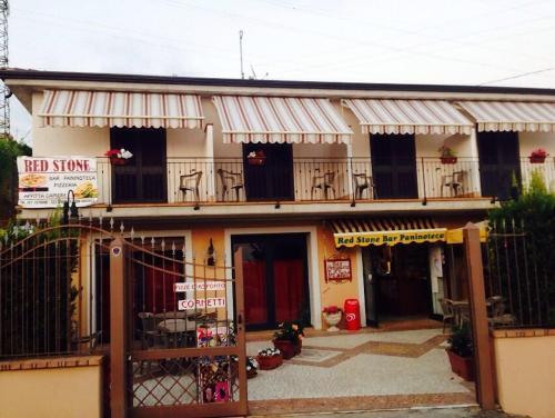 Red Stone — hotel in Diamante