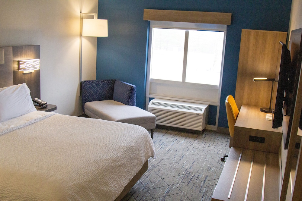 Holiday Inn Express & Suites Cullman - photo 16
