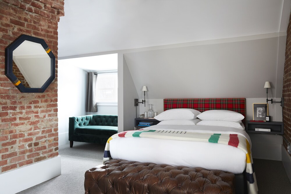 The George - photo 5