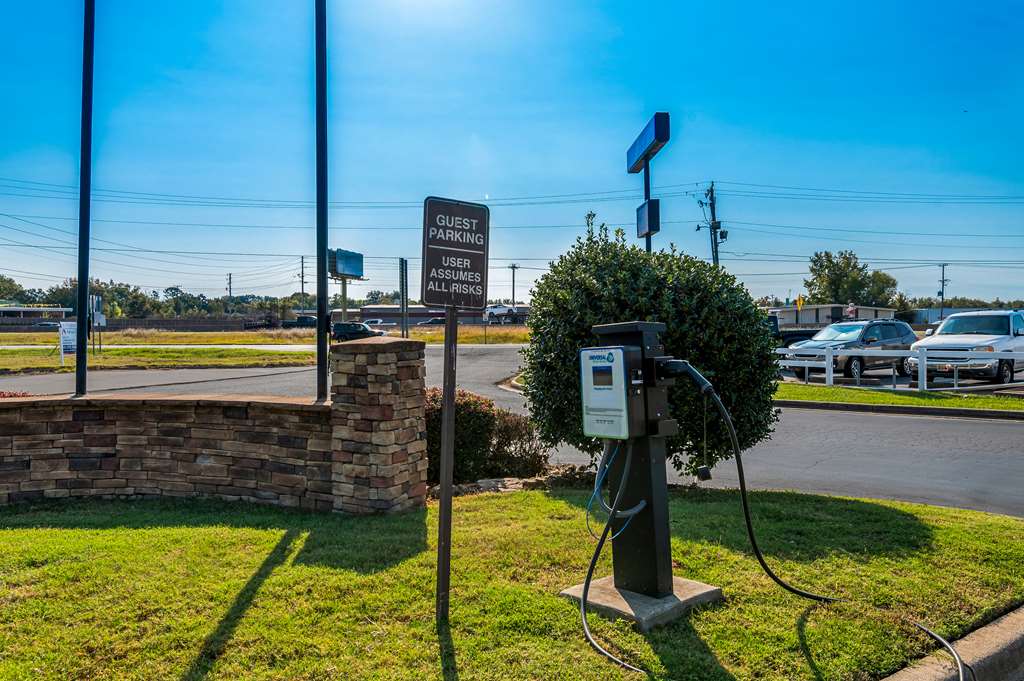 Best Western Sherwood Inn & Suites - photo 28
