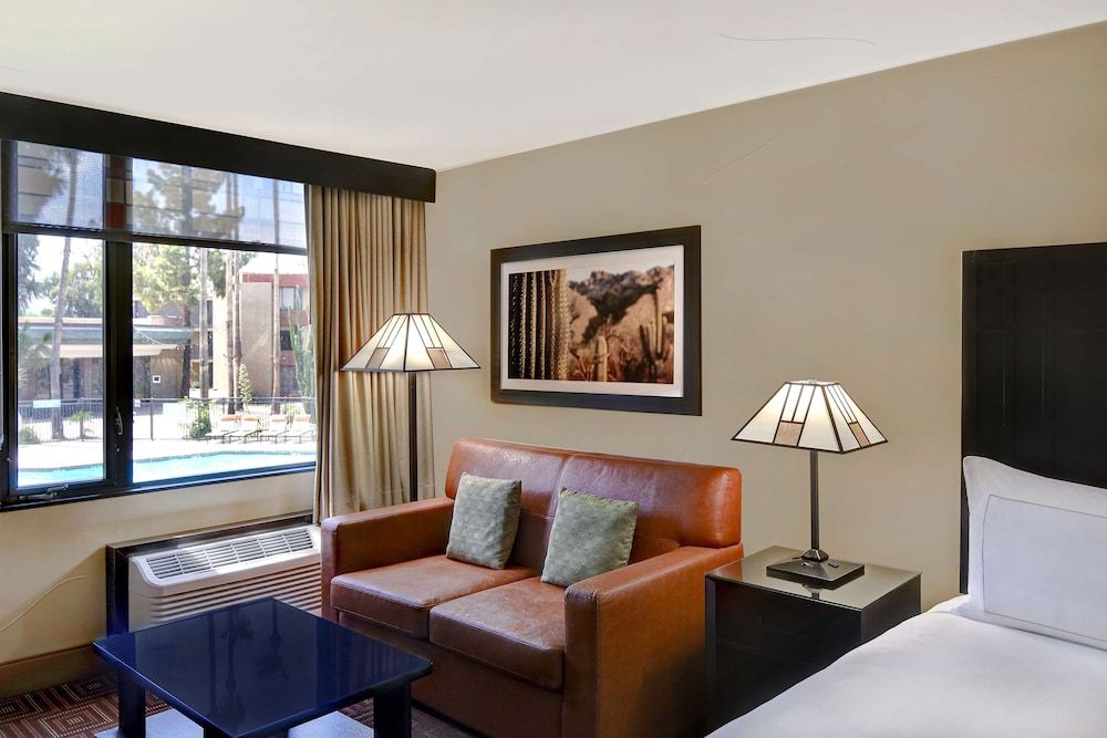 DoubleTree by Hilton Phoenix Tempe - photo 18