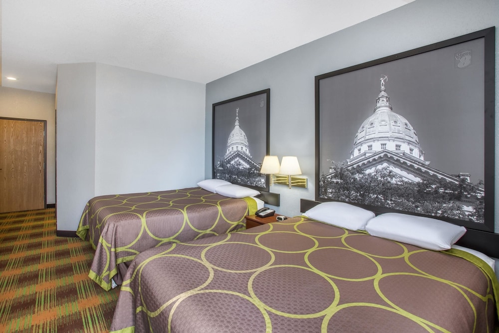 Super 8 by Wyndham Sweet Springs - photo 4