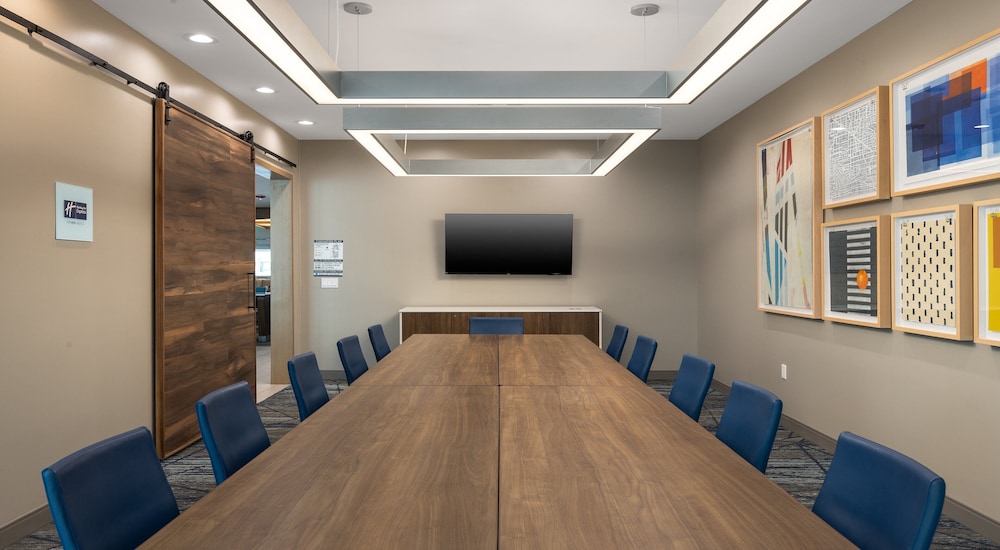 Holiday Inn Express & Suites Hawaiian Gardens by IHG - photo 48