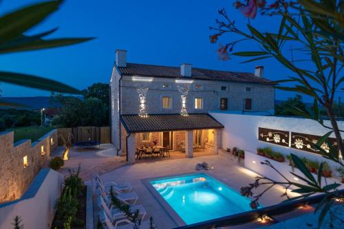 Vila Paola — 4-Star Luxury Hotel in Marcana, Croatia