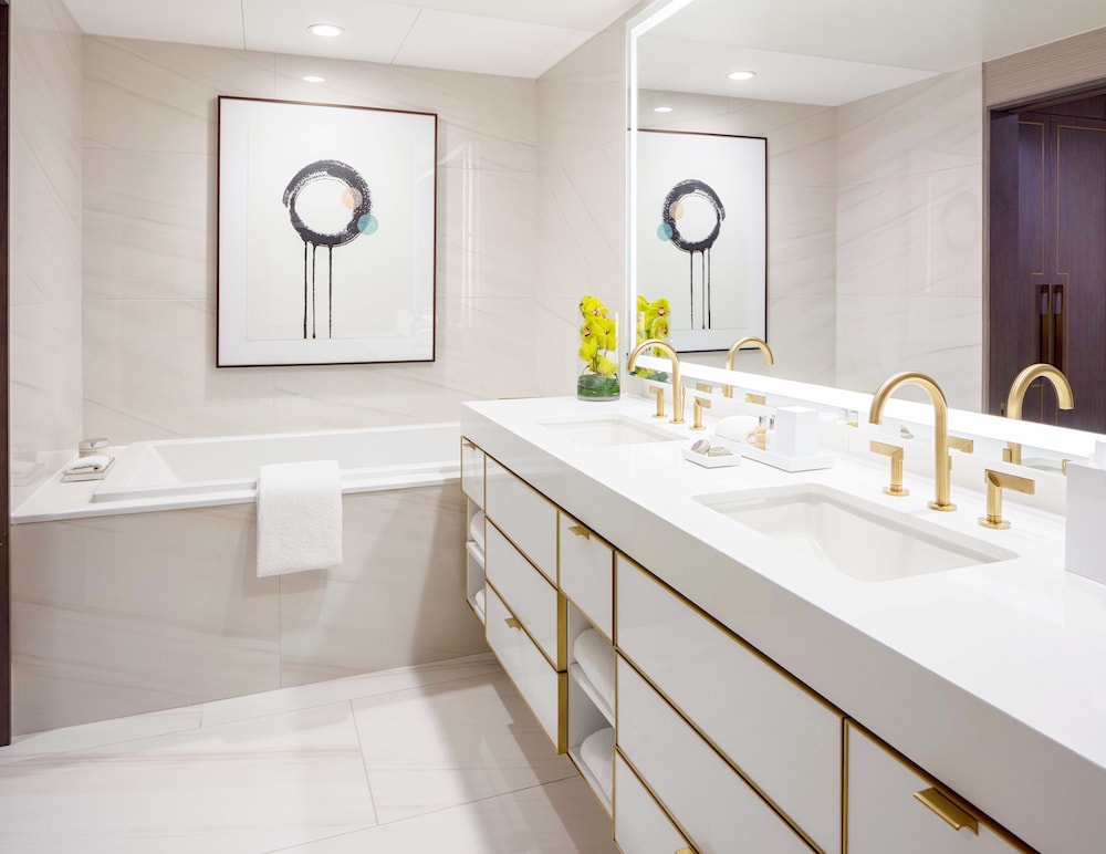 Hotel Crescent Court - photo 36