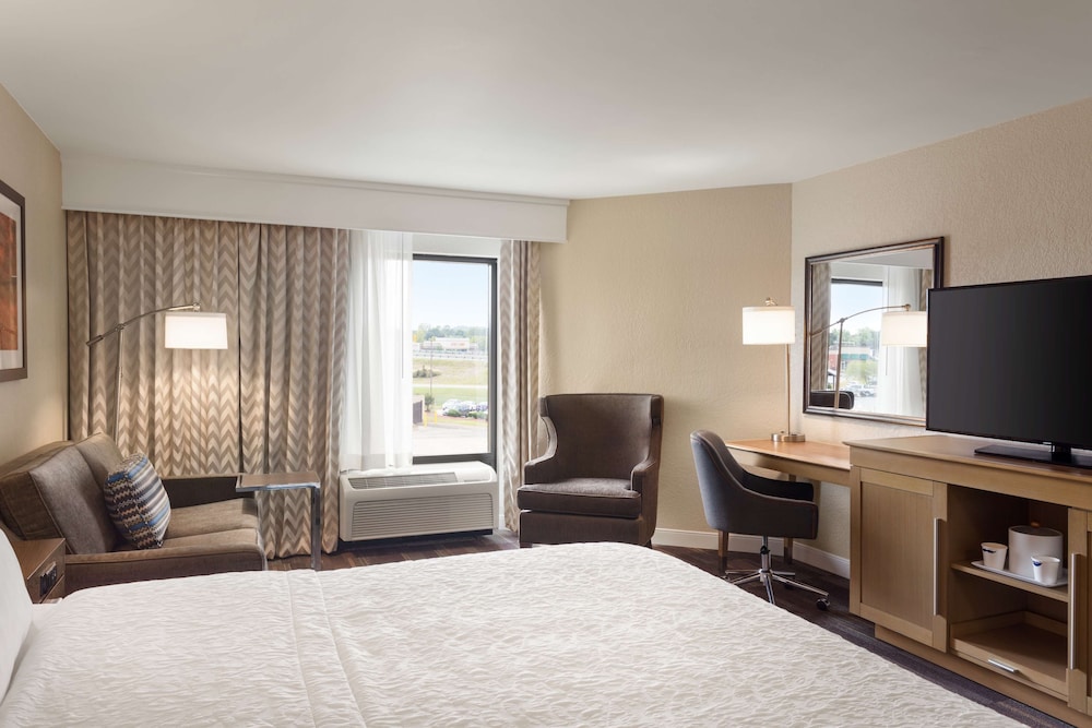Hampton Inn by Hilton Fort Smith - photo 21