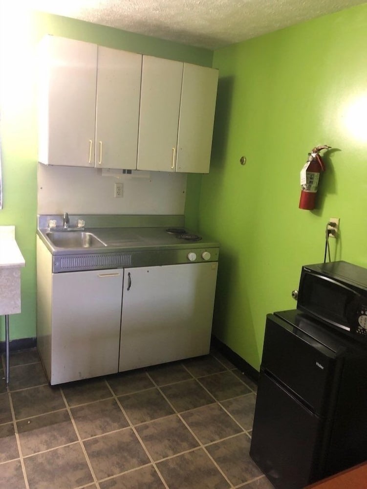 Red Roof Inn Radcliff Fort Knox - photo 4