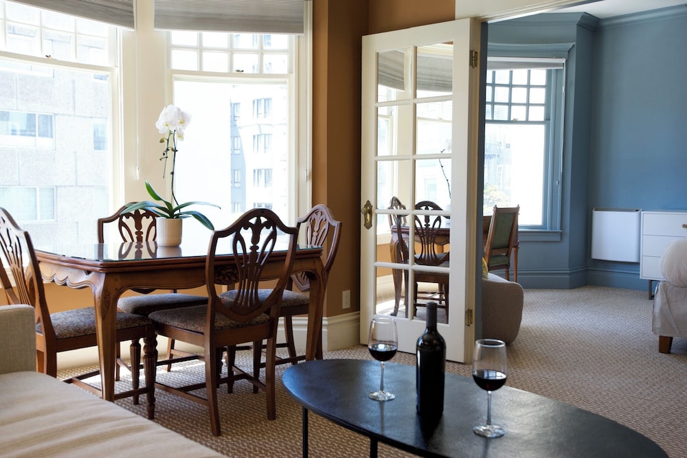 Nob Hill Inn - photo 29