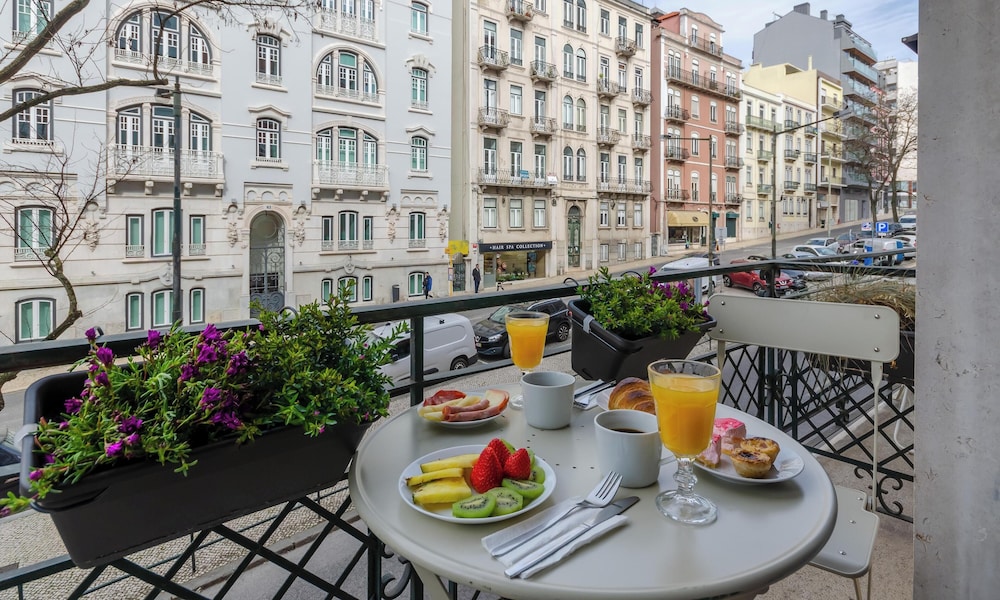 LX51 Studios & Suites by APT IIN Lisbon Center — 4-Star Luxury Hotel in Lisbon, Portugal