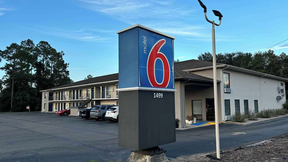 Motel 6 Macclenny FL — hotel in Macclenny