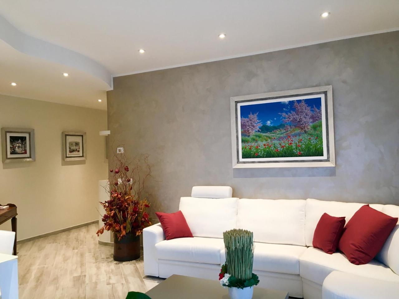Appartamento Azalea Stresa — 4-Star Luxury Hotel in Stresa, Italy