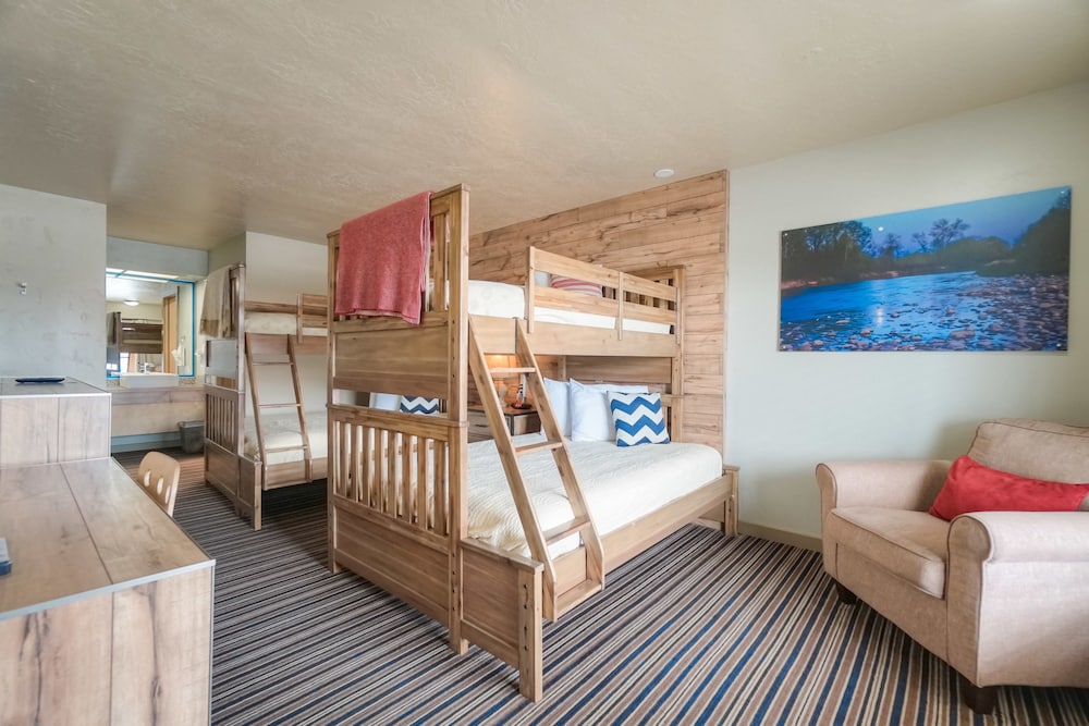 Blue Lakes Inn & Extended Stay - photo 12