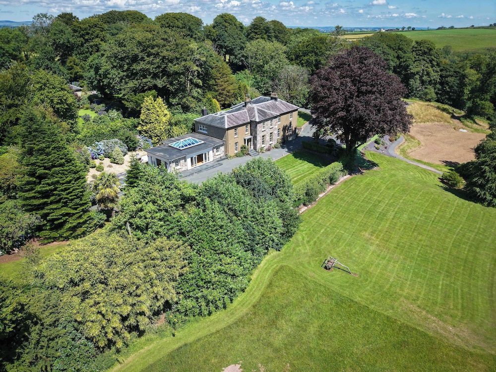 Cilrhiw Country House Princes Gate — 4-Star Luxury Hotel in Narberth, United Kingdom