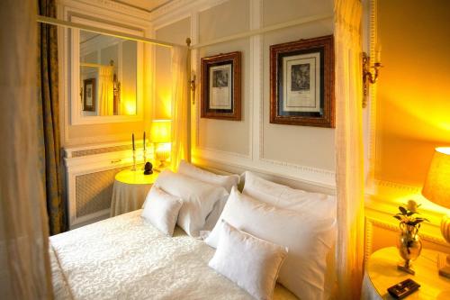M a i s o n H e x a g o n Neoclassical Style — 4-Star Luxury Hotel in Riano, Italy