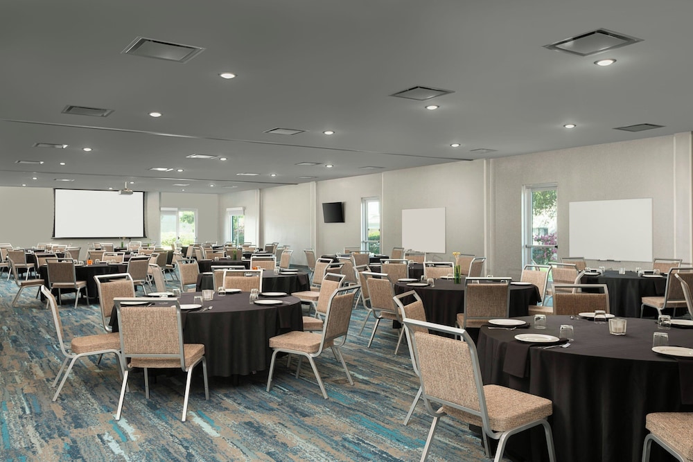 Aloft DFW Airport North - photo 22
