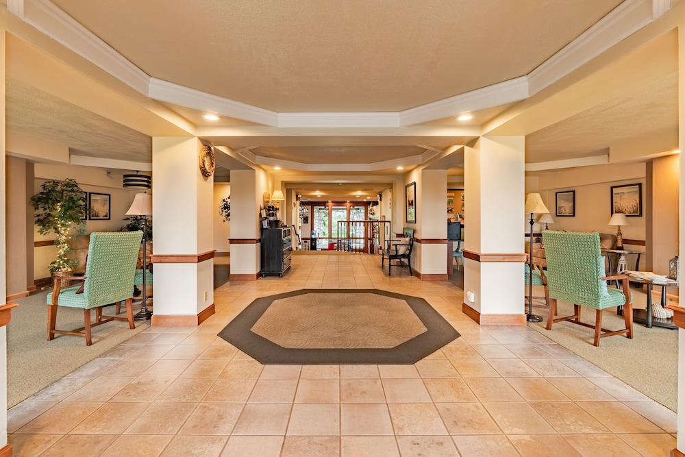 Chateau Westport Resort - photo 9
