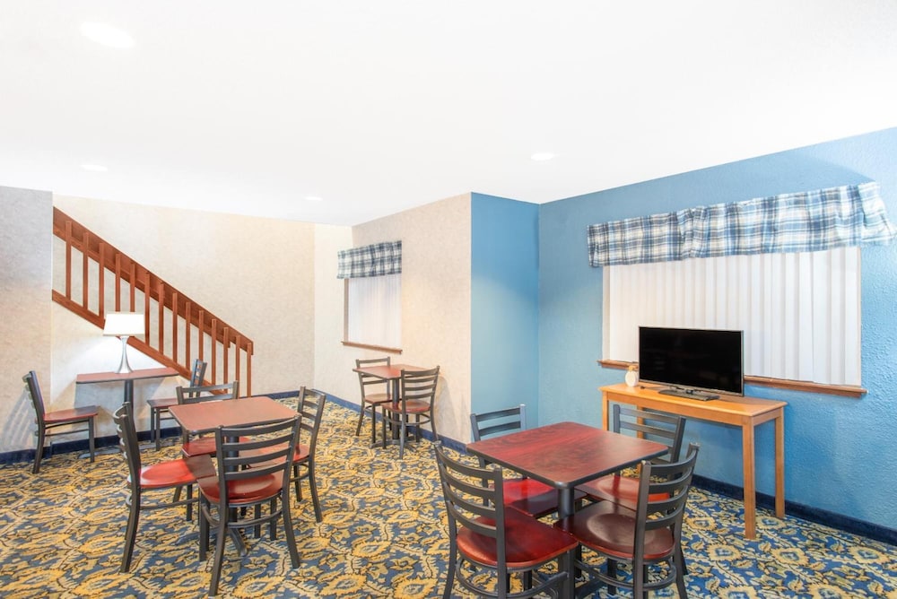 Rodeway Inn Webster NY - photo 30