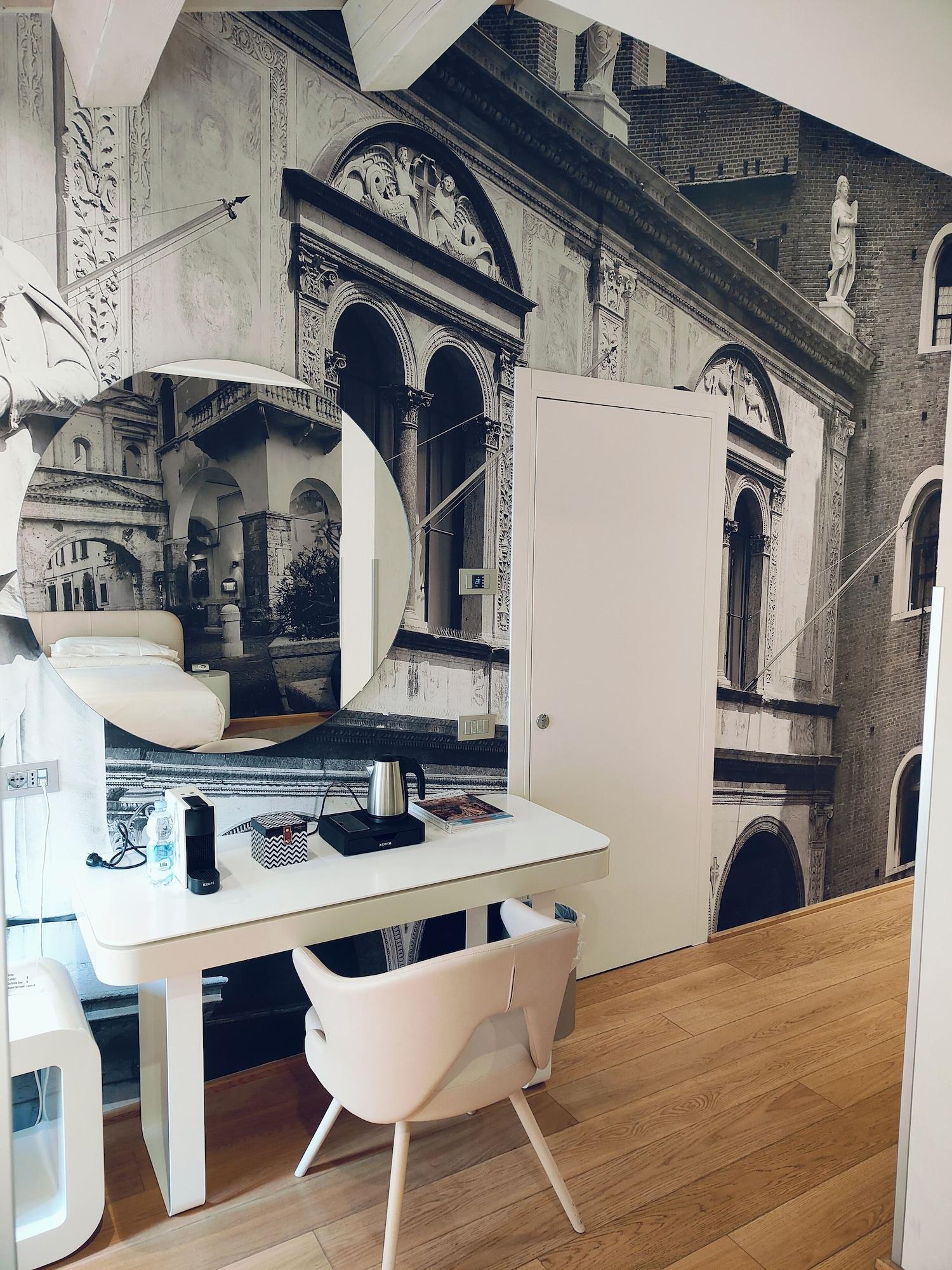 Lords of Verona Luxury apartments — 4-Star Luxury Hotel in Verona, Italy