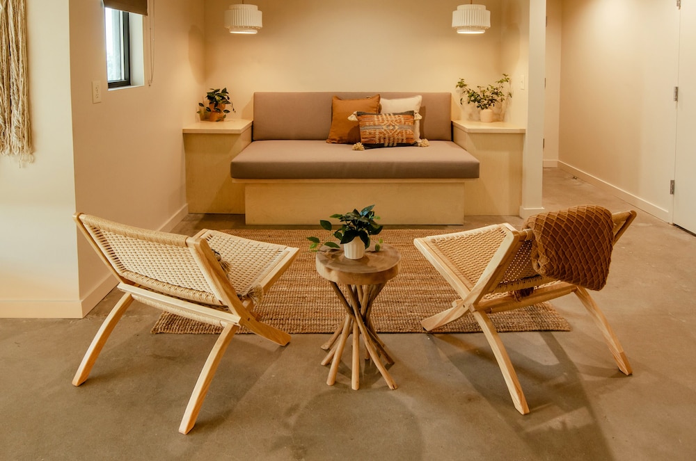 Brut Hotel - photo 9