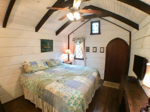 Tiny Home Cottage Near the Smokies #10 Helena - photo 6
