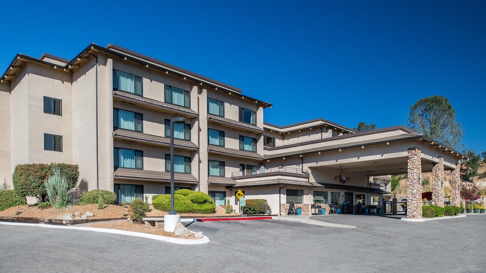 Yosemite Southgate Hotel & Suites - photo 54