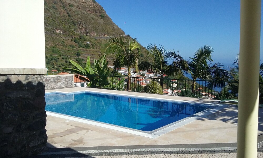 Villa Dubai ETC Madeira — 4-Star Luxury Hotel in Calheta, Portugal