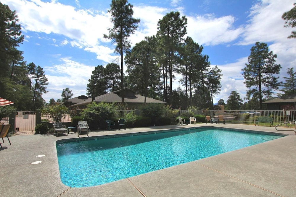 Majestic Mountain Inn - photo 42