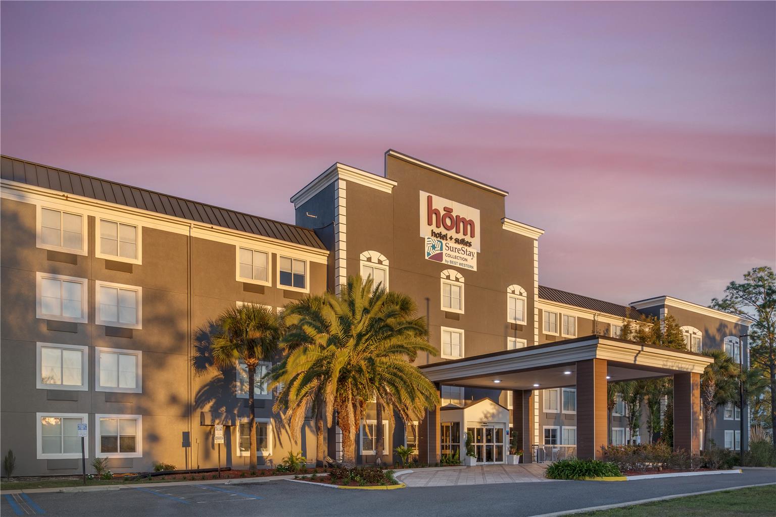 hom hotel suites Trademark Collection by Wyndham - photo 2