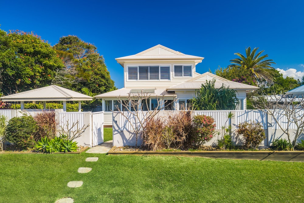 Your Luxury Escape Away on Seaview in Byron Bay, Australia