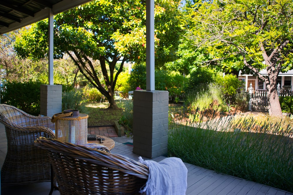 Spa Villas On Main — 4-Star Luxury Hotel in Ballarat Central, Australia
